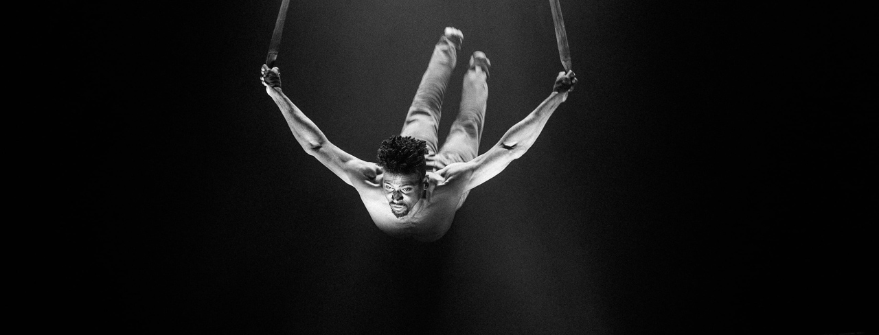 Marco Motta pendant une representation du spectacle Limbo. ©Javierre Jeremy